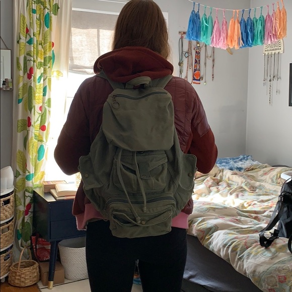 Green backpack - Picture 2 of 5